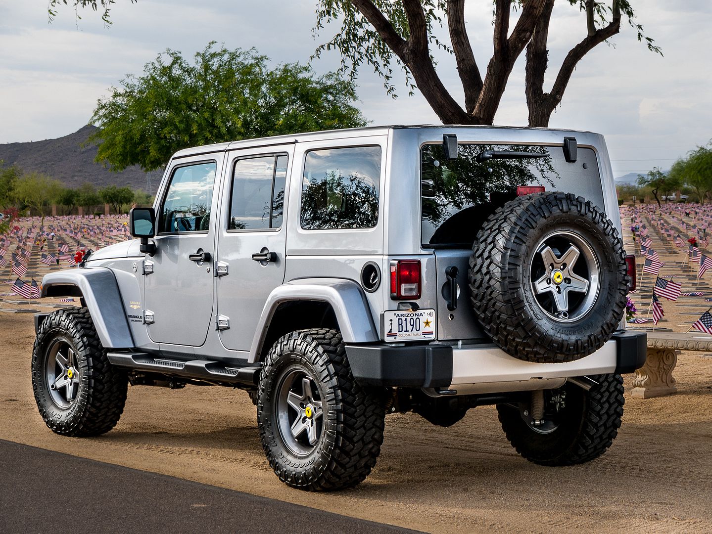 All Silver Sahara w/lift, wheels, & tires - Jeep Wrangler Forum